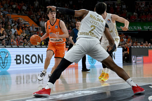 摇摆不定 摇摆不定