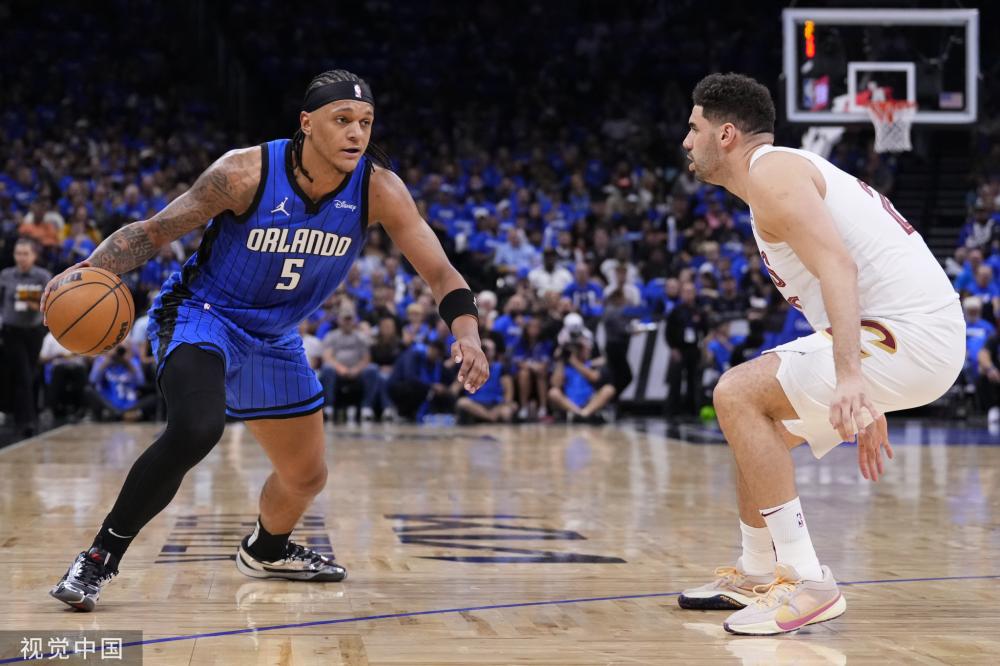 轰动的明星 轰动的明星